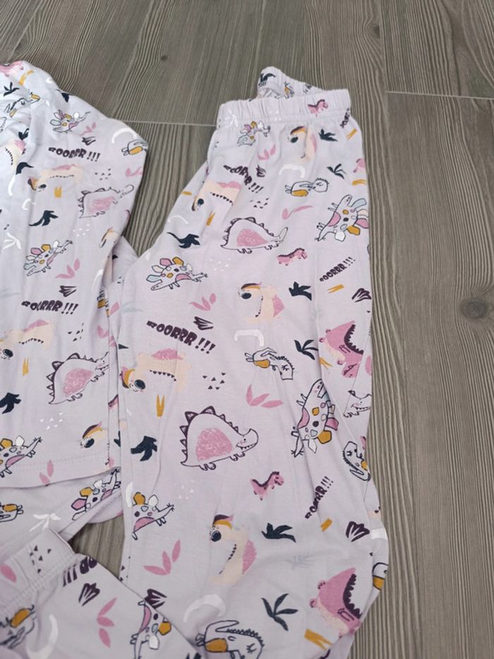Pyjama dinosaure - photo numéro 2