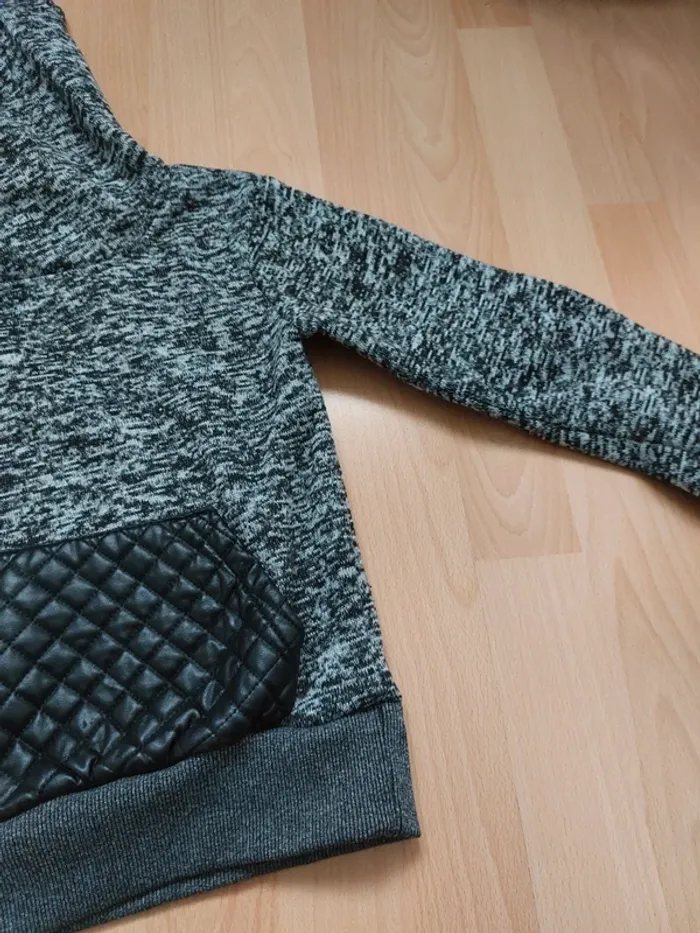 Sweat à capuche doublé détail simili cuir - photo numéro 3