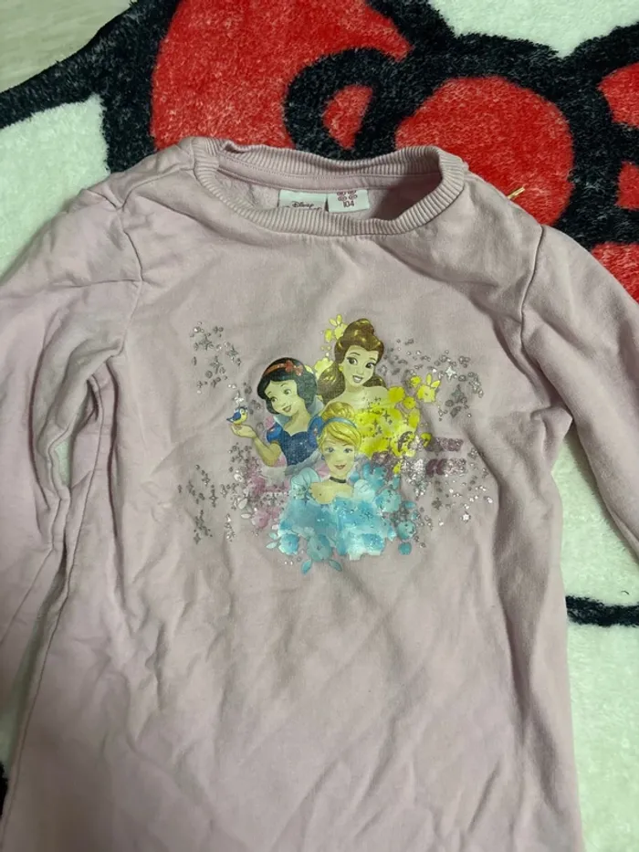 Pull long Disney princesse rose 4 ans très bon état - photo numéro 2
