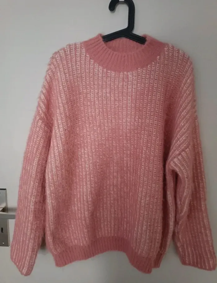 Pull d'hiver maille rose toucher doux laine Charlior Taille Unique En très bon état - photo numéro 2