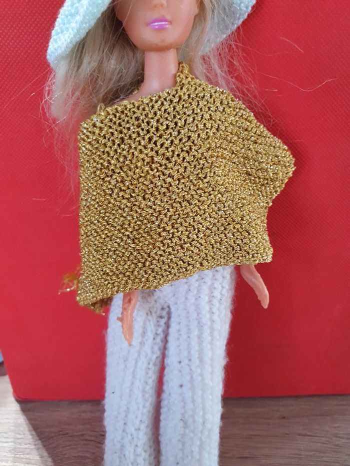 Poupée vêtement fait main - photo numéro 3