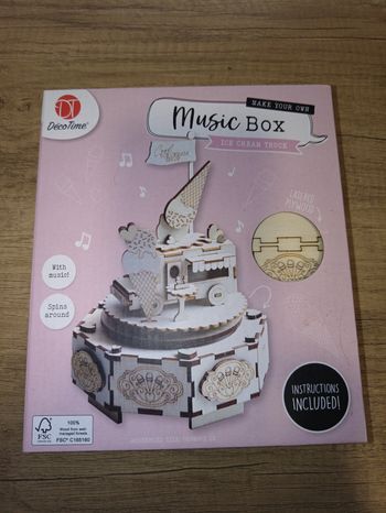 Boîte à musique camion de glaces