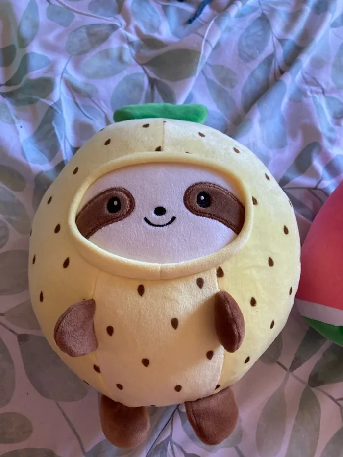Lot peluches animal déguisé en ananas et pastèque - photo numéro 2