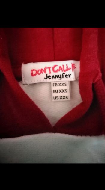 Sweat à capuche court "Jennifer" neuf