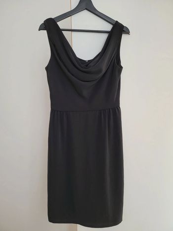 Robe courte sans manches taille 38