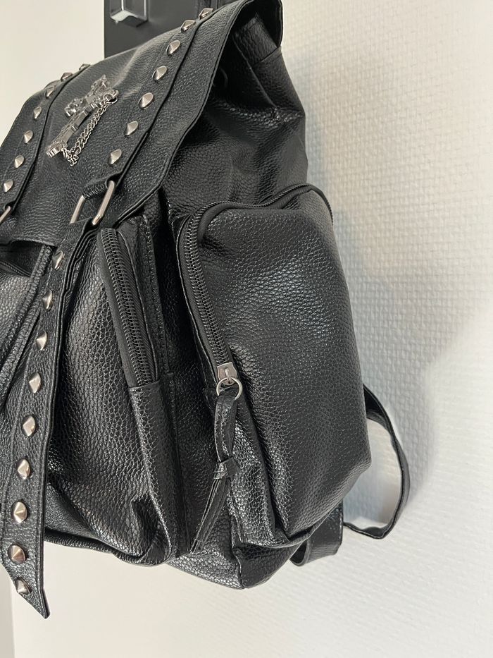 Beau Sac à Dos Gothique avec Croix & Rivets - photo numéro 3