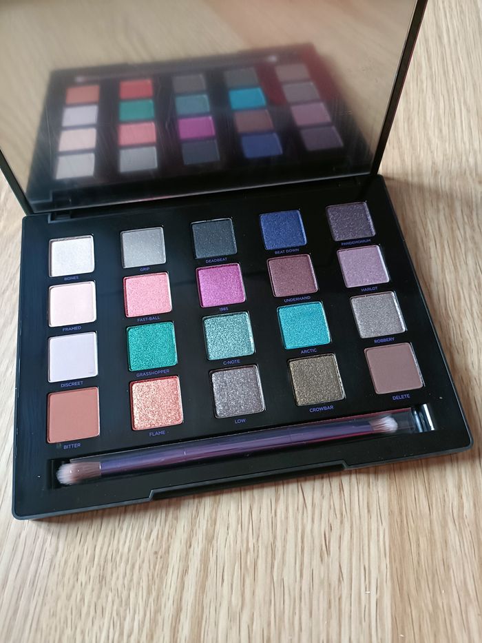 2 PALETTES URBAN DECAY VICE ET VICE AVEC SA POCHETTE NEUVES - photo numéro 7