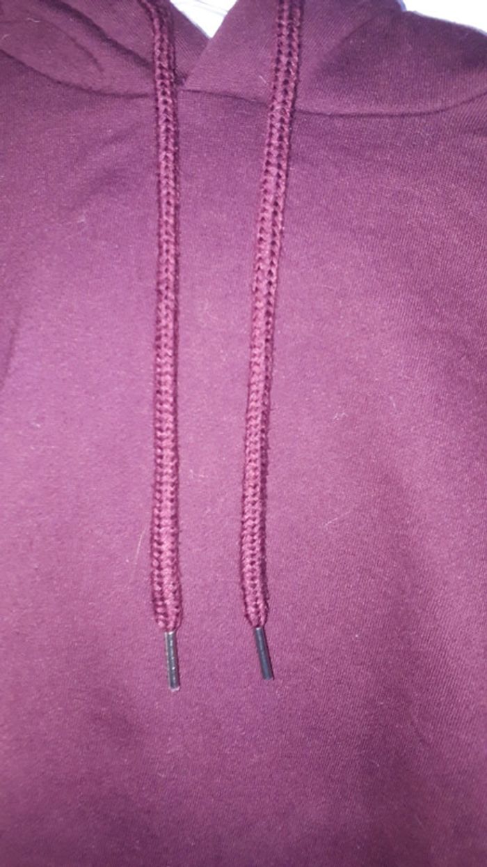 Sweat bordeau a capuche - photo numéro 3