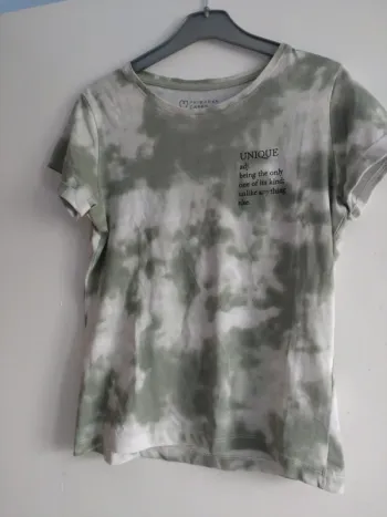 T shirt Primark taille 10/11 ans