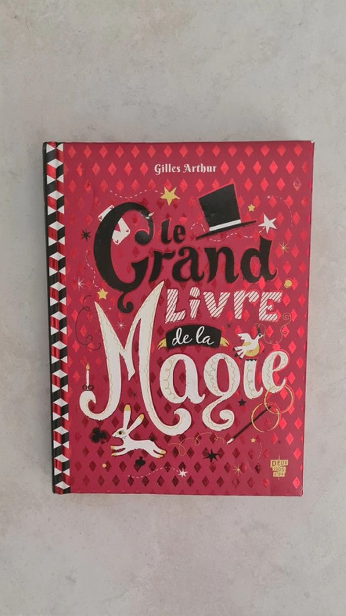 Livre "Le grand livre de la magie"