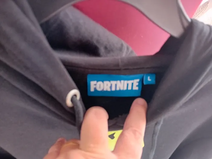 Pull à capuche noir Fornite Taille L - photo numéro 3