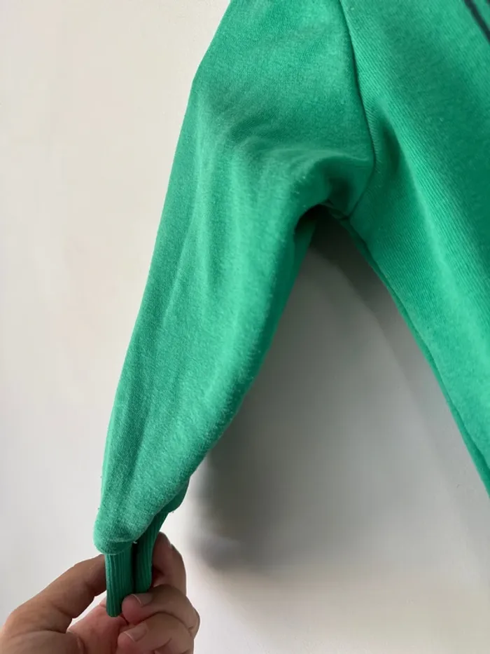 👕 Pull- sweat vert dinosaure - la halle - taille 4 ans - très bon état - photo numéro 4