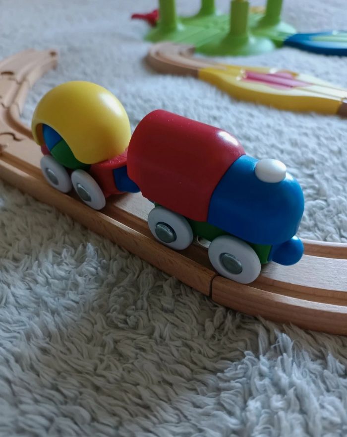 Circuit train bois avec centre d’activités 🚂🌈 - photo numéro 4