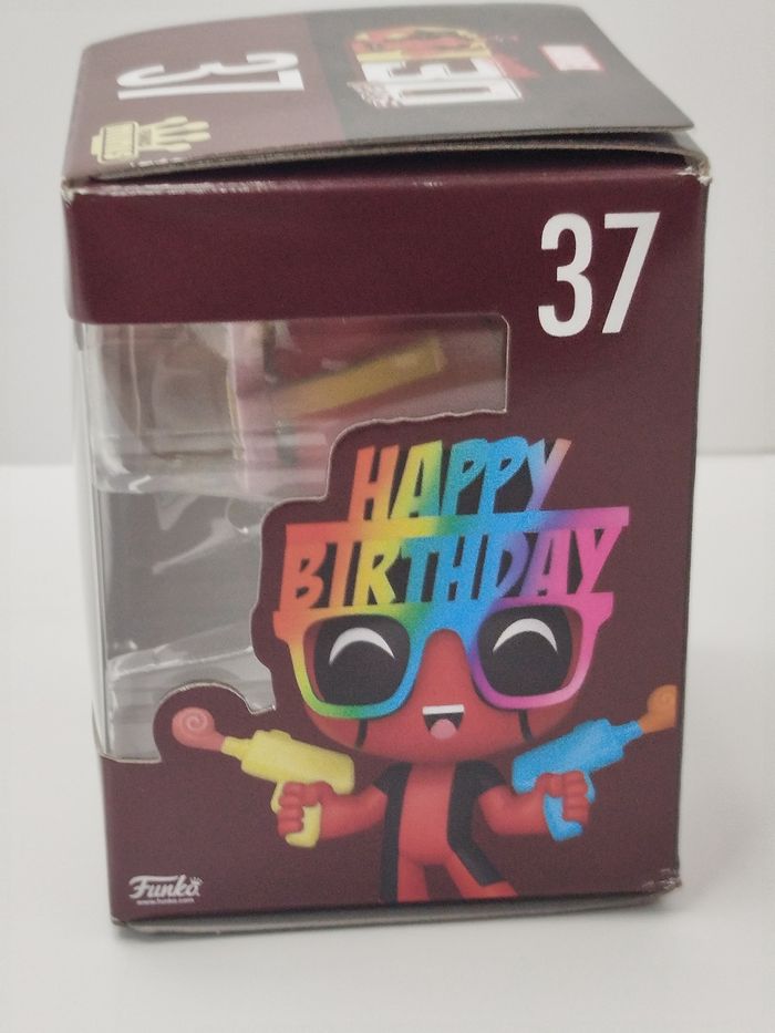 Funko Pop minis - Birthday glasses Deadpool - photo numéro 3