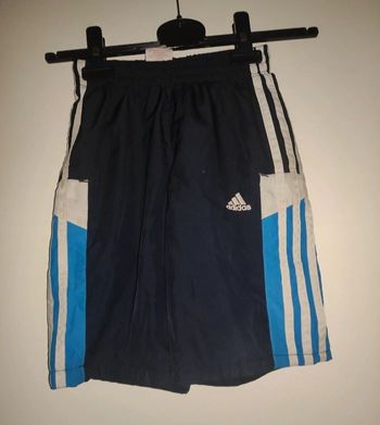 Short adidas taille 6 ans
