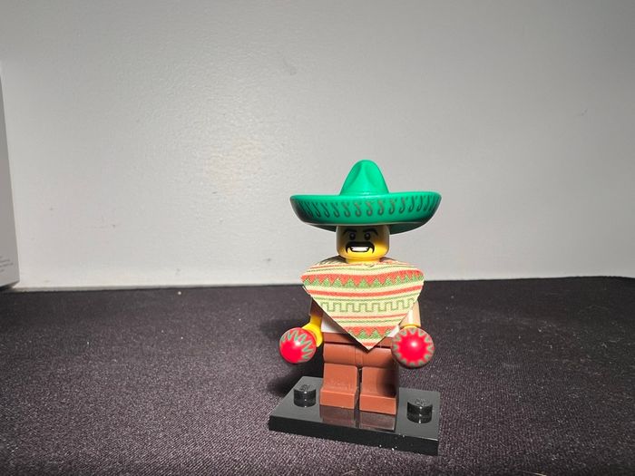 Lego figurine minifigure série 2 le mariachi