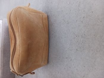 pochette moutarde en cuir suédine Lexus Mixte Neuve