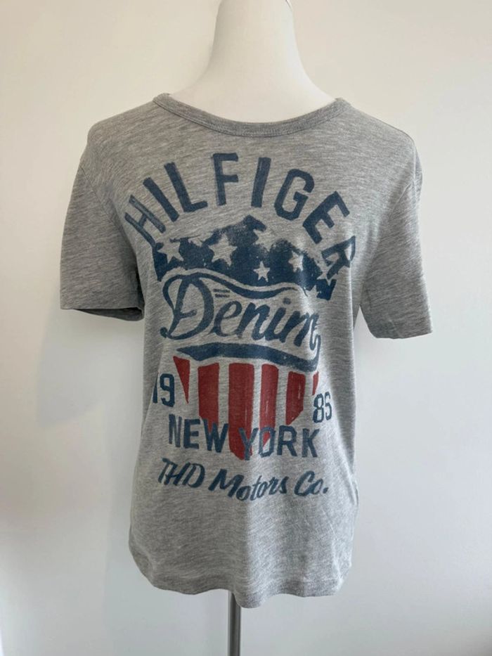 T-shirt Hilfiger Denim homme gris taille S très bon état