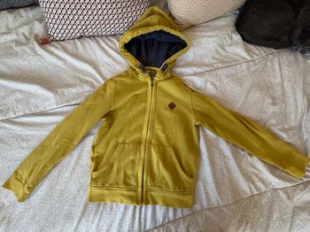 Pull/ Gillet timberland moutarde 10 ans