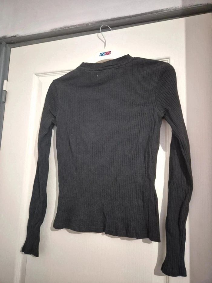 Pull noir - photo numéro 4