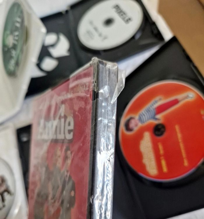 Lot 10 DVD Comédies Françaises et Internationales Films Divers - photo numéro 5