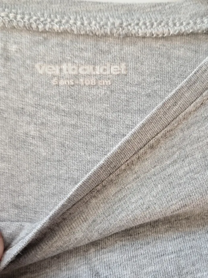 Tee shirt fille 5ans - photo numéro 3