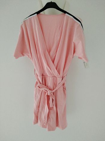 Combishort manches courtes rose à bandes noires et blanches