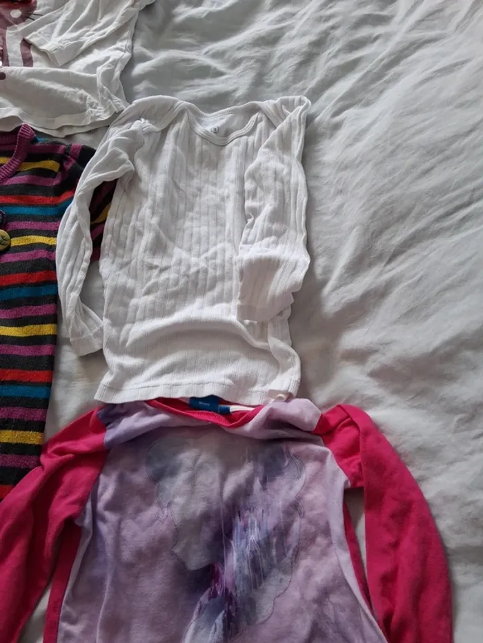 Lot vêtements fille 4 ans - photo numéro 8