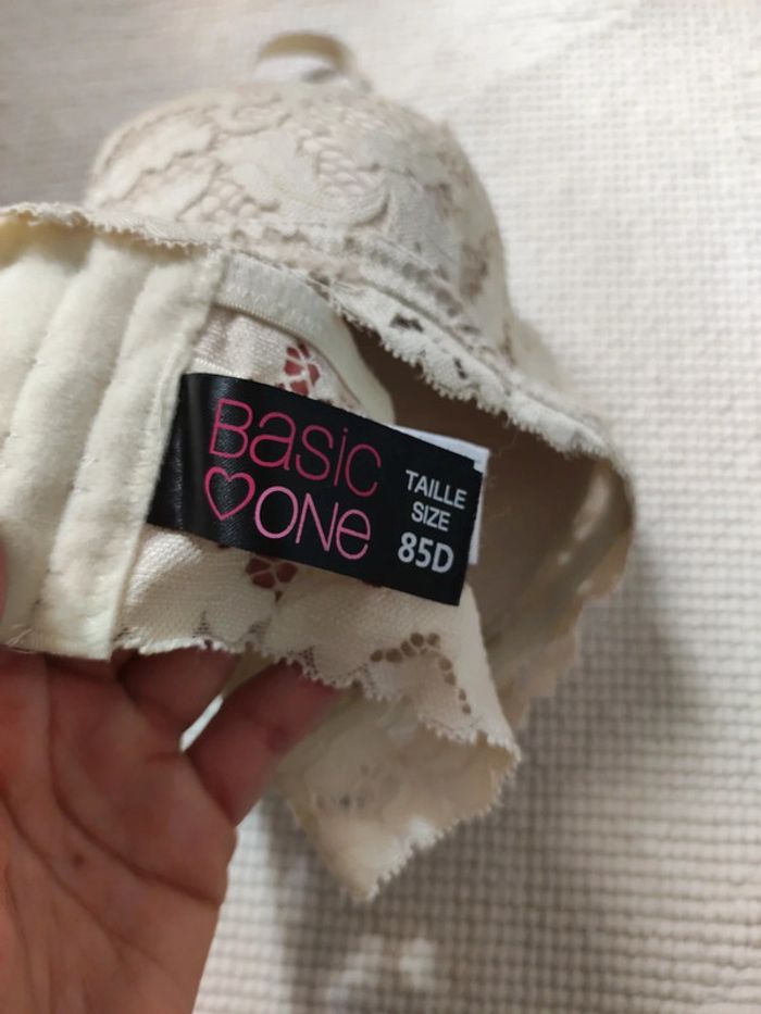 Soutien gorge jaune pâle - photo numéro 4