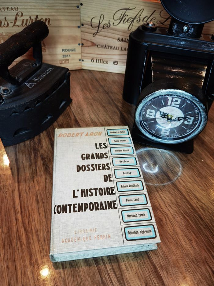 D2899 - livre "Les grands dossiers de l'histoire contemporaine" - photo numéro 2