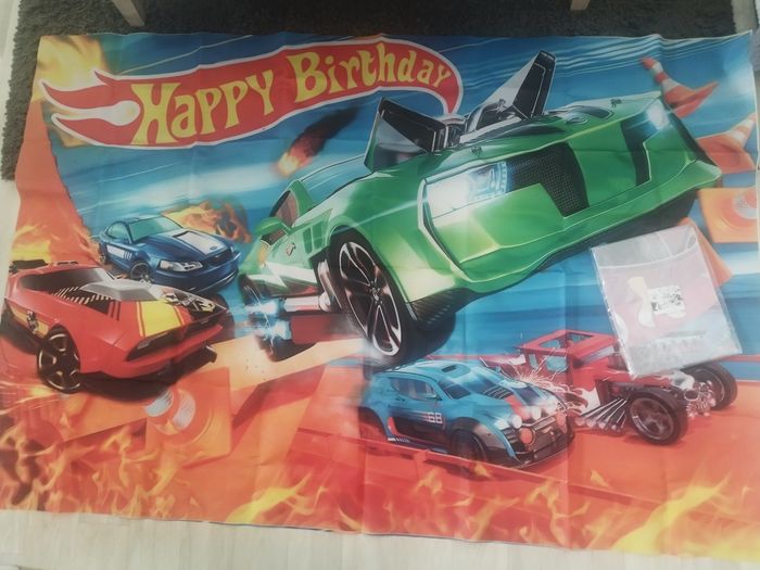 Toile anniversaire hot wheels