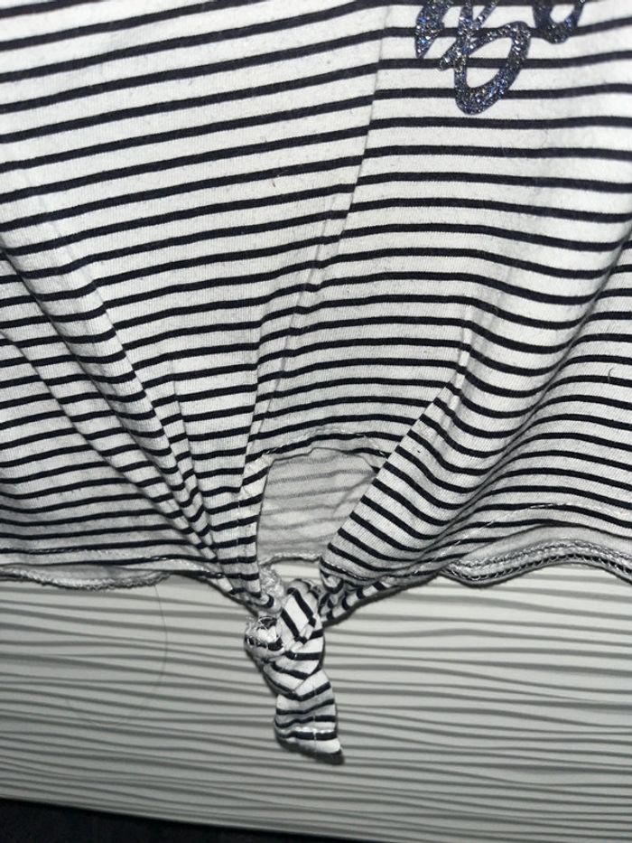 T-shirt marinière avec cœur à paillettes - photo numéro 4