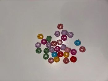 Clips à cheveux multicolores