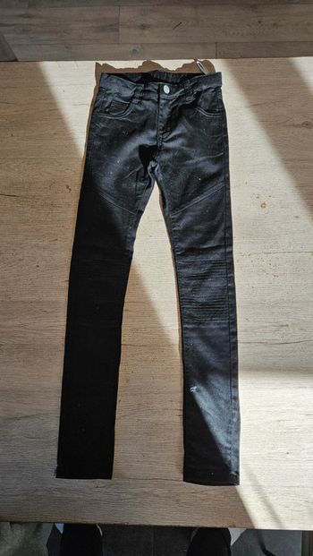 Jean s noir, slim avec deco au genou, Zeeman, 10 ans, jamais mis