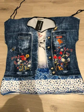 TEE shirt
