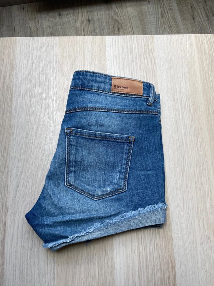 Short Bizzbee - photo numéro 3