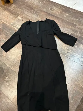 Petite robe noire manches 3/4