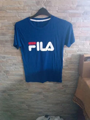 T-shirt bleu Fila S