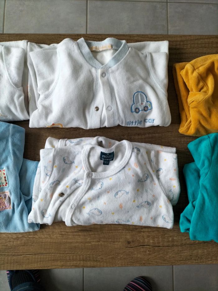 Lot de   7 pyjamas 12 mois - photo numéro 3