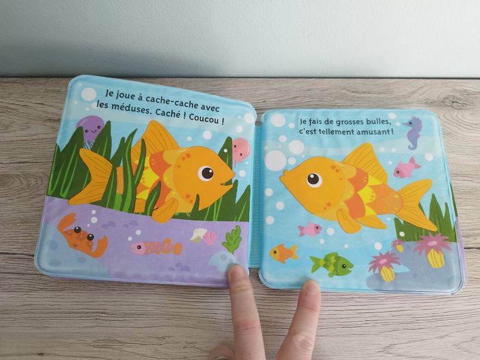 Livre de bain nage petit poisson - photo numéro 4