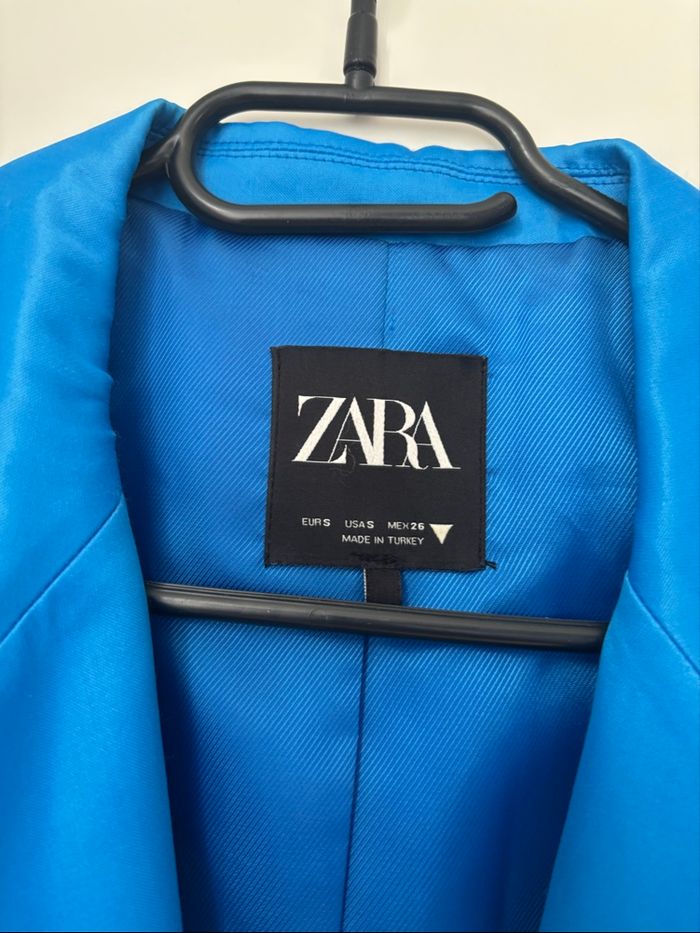 Veste courte bleue satinée ZARA – taille S neuf - photo numéro 3