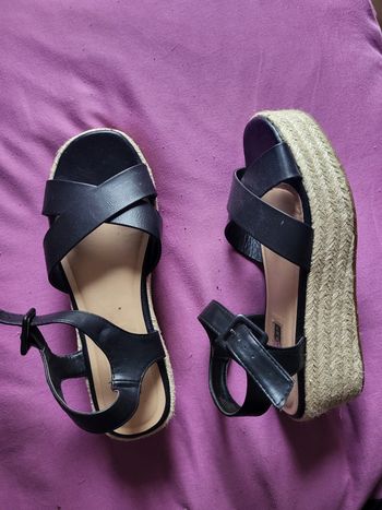 Sandales nus pieds compensées