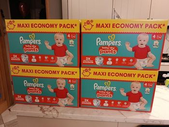 Couches Pampers Baby Dry taille 4