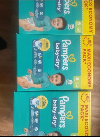 Couches Pampers 