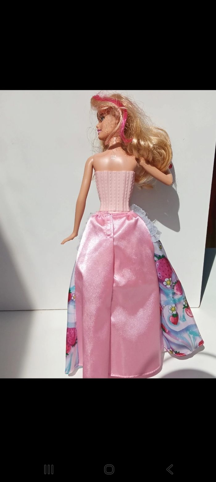 Poupée mattel Barbie Princesse Bonbons sons et lumières dyx28 Dreamtopia Sweetville Princess
Fonctionne piles non inclus - photo numéro 4