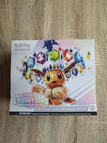 Etb Pokémon évolutions prismatiques 