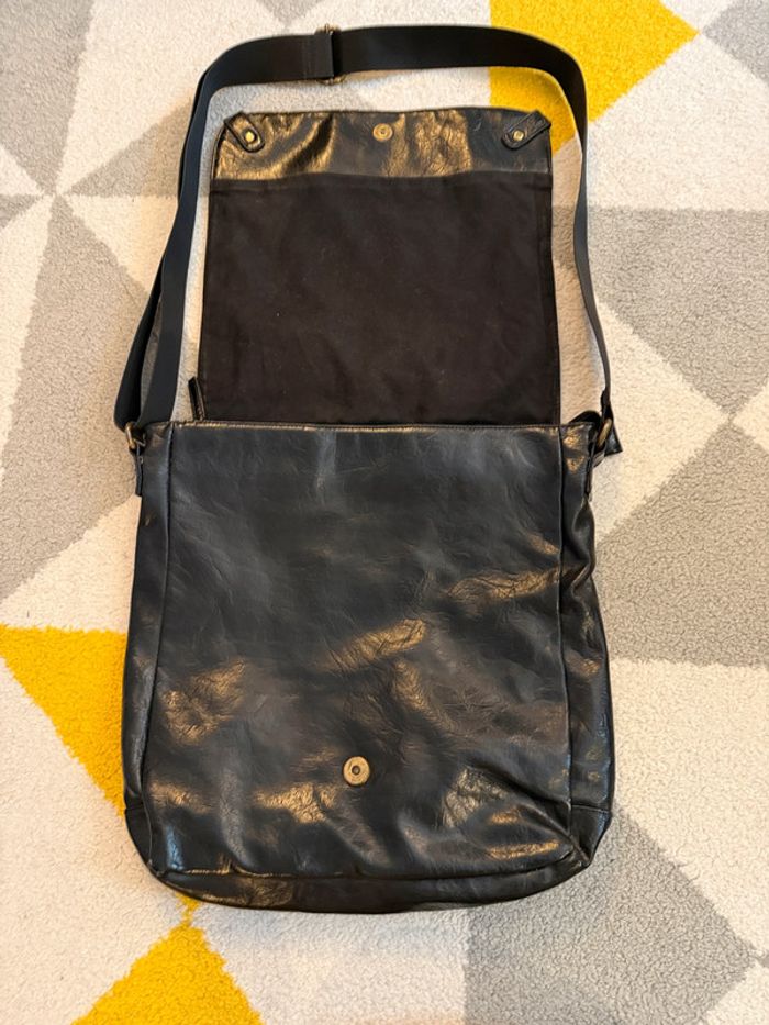 Sac à bandoulière en cuir noir vintage Bata - photo numéro 4