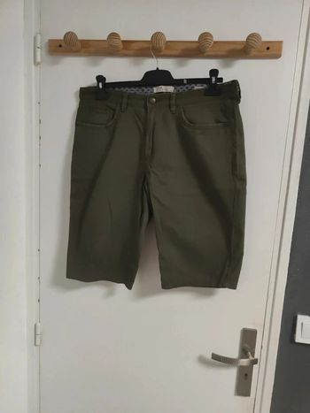 Short khaki