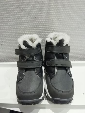 Vends bottes fourrés en 24.