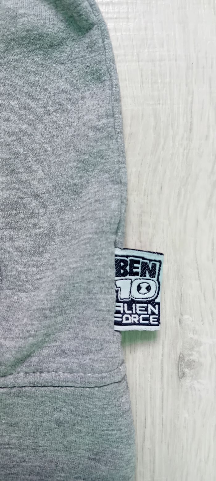 Veste Ben 10 4/5 ans - photo numéro 4